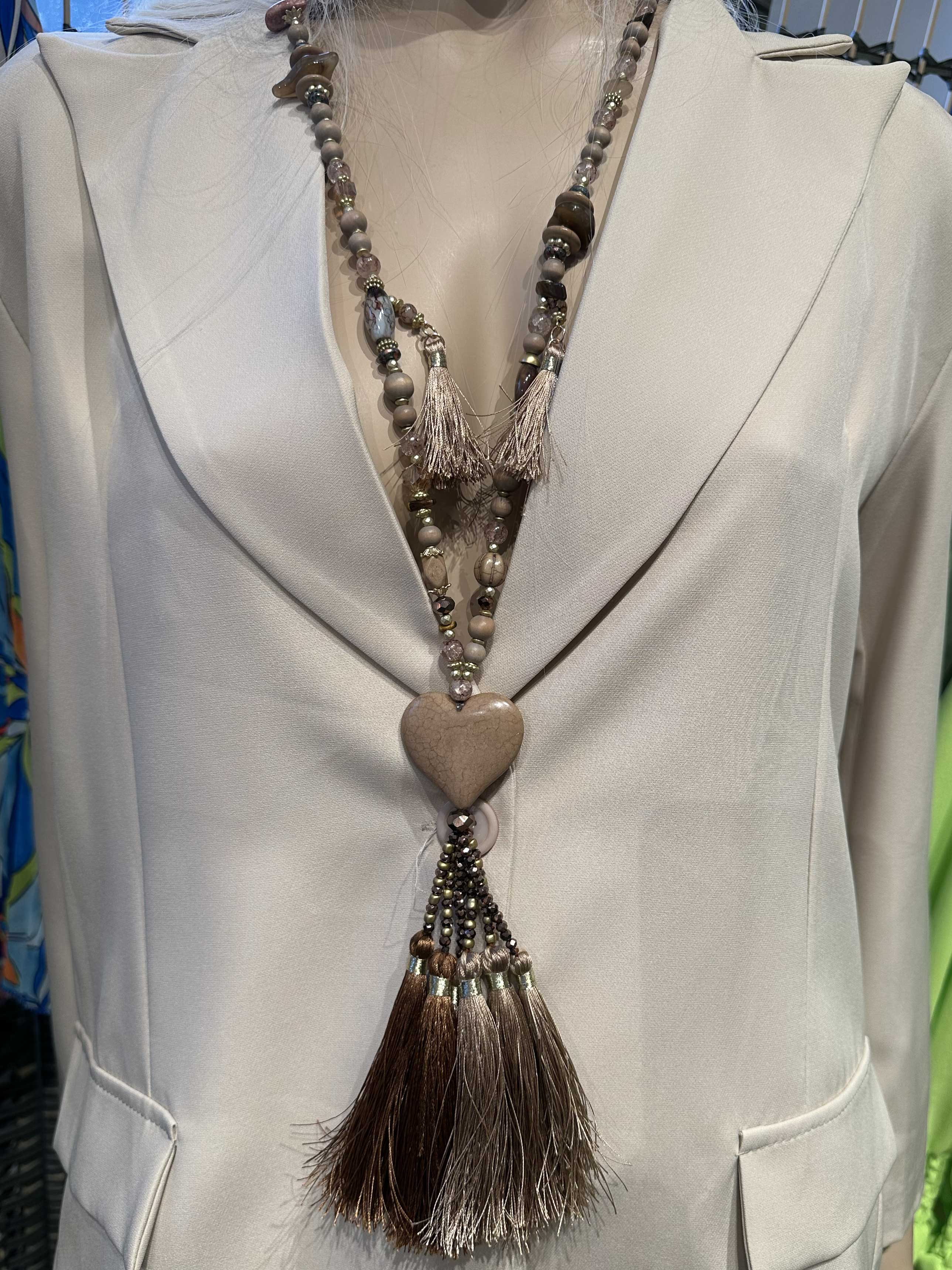 Alucia - Perlekæde med hjerte og kvaster